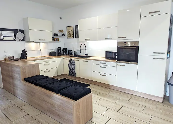 Bestime - 5 Schlafzimmer, Wohnzimmer, Kueche, Waschtrockner, Terrasse, Smart-Tvs, Netflix, Tischfussball