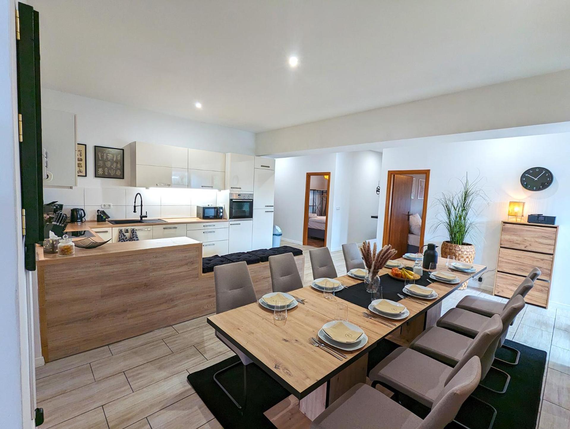 Apartment Bestime - 5 Schlafzimmer, Wohnzimmer, Kueche, Waschtrockner, Terrasse, Smart-tvs, Netflix, Tischfussball *
