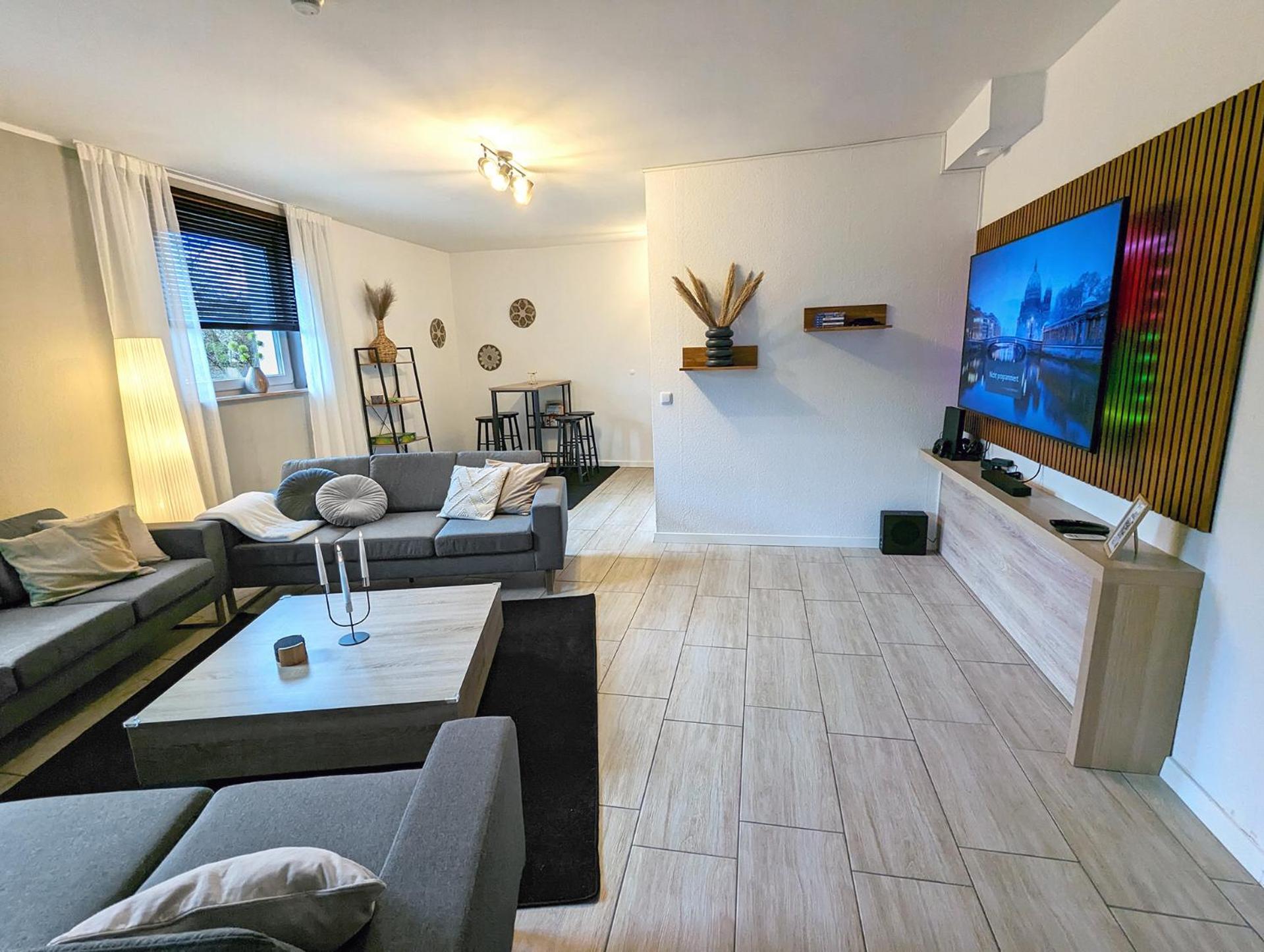 Appartement Bestime - 5 Schlafzimmer, Wohnzimmer, Kueche, Waschtrockner, Terrasse, Smart-tvs, Netflix, Tischfussball